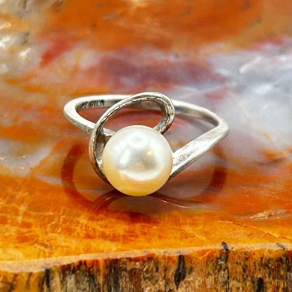 Vintage Sterling Silver Pearl Ring - Size 7